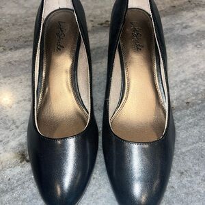 Life Stride Women's Classic Black Heels 11 Wide